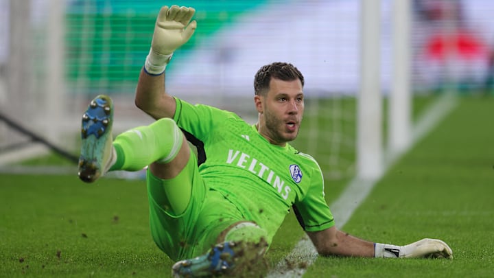 Bleibt Marius Müller beim S04?