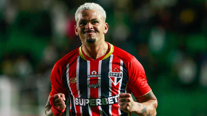Luciano é o grande destaque do São Paulo no momento Luciano é o grande destaque do São Paulo no momento