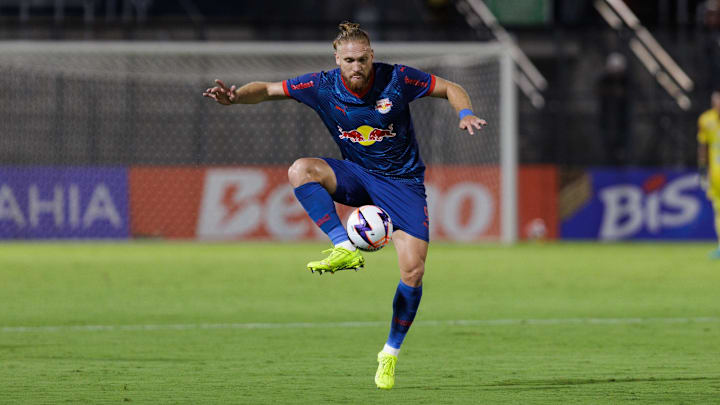 Bragantino tenta entrar no G4 do Brasileirão