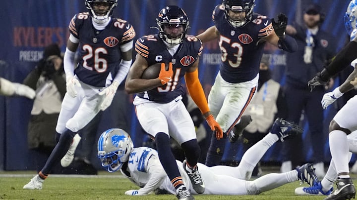 Jan 4, 2026; Chicago, Illinois, USA; Chicago Bears safety Kevin Byard III (31) runs with the ball after making an interception against the Detroit Lions during the second half at Soldier Field. Mandatory Credit: David Banks-Imagn Images Jan 4, 2026; Chicago, Illinois, USA; Chicago Bears safety Kevin Byard III (31) runs with the ball after making an interception against the Detroit Lions during the second half at Soldier Field. Mandatory Credit: David Banks-Imagn Images