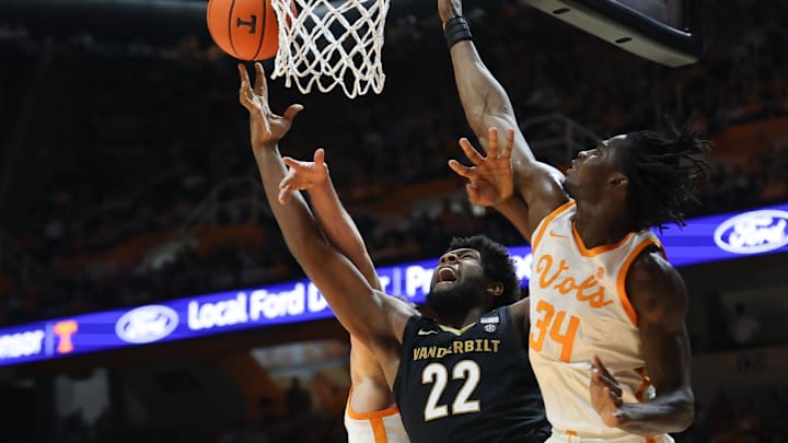 Feb 15, 2025; Knoxville, Tennessee, USA; Vanderbilt Commodores forward Jaylen Carey (22) goes to the basket against the Tennessee Volunteers during the first half at Thompson-Boling Arena at Food City Center. Mandatory Credit: Randy Sartin-Imagn Images