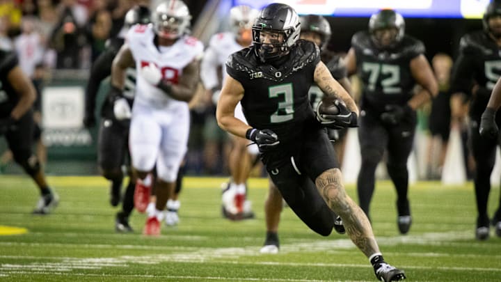 Oregon Ducks tight end Terrance Ferguson carries the ball for the Ducks as the No. 3 Oregon Ducks host the No. 2 Ohio State Buckeyes Saturday, Oct. 12, 2024 at Autzen Stadium in Eugene, Ore.