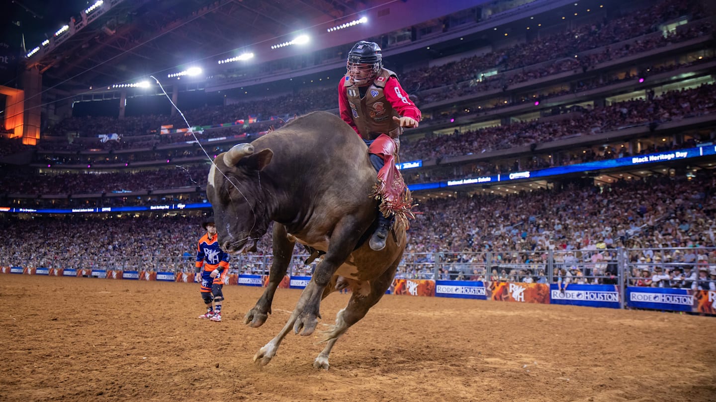 Jake Gardner Lands On Top Of Bull Riding World Standings For First Time In His Career