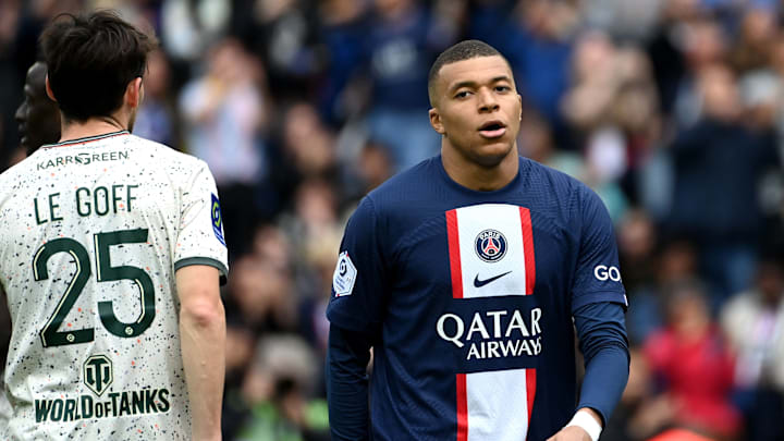 Mbappé marcou o gol solitário do Paris