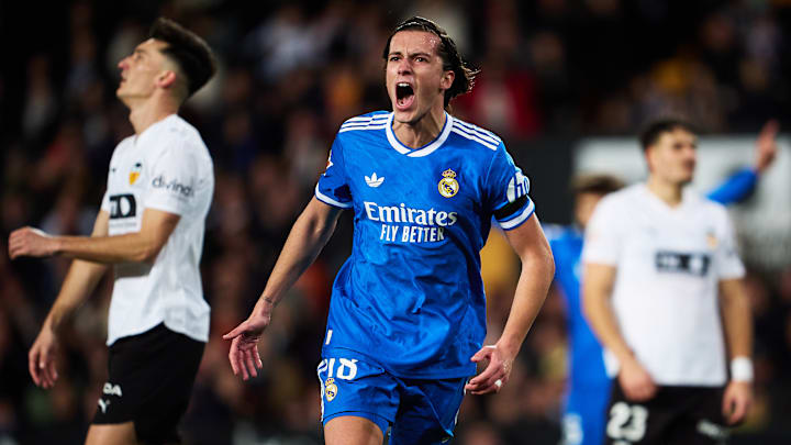 Real Madrid encontrou dificuldades, mas venceu o Valencia Real Madrid encontrou dificuldades, mas venceu o Valencia