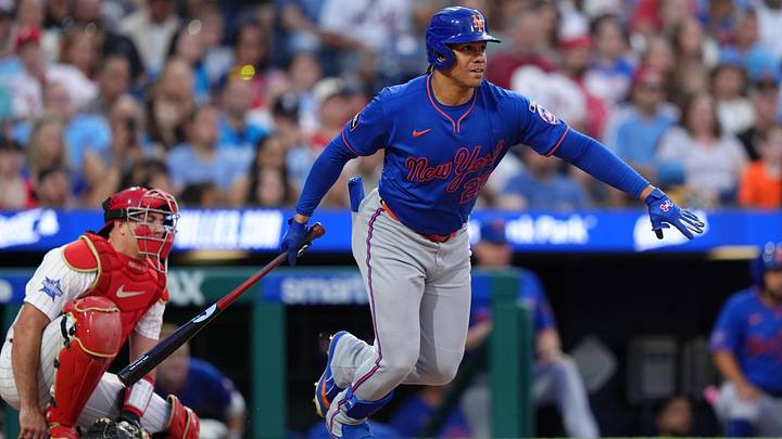 Jun 20, 2026; Philadelphia, Pennsylvania, USA; New York Mets outfielder Juan Soto (22) hits a single against the Philadelphia Phillies in the third inning at Citizens Bank Park. Mandatory Credit: Kyle Ross-Imagn Images