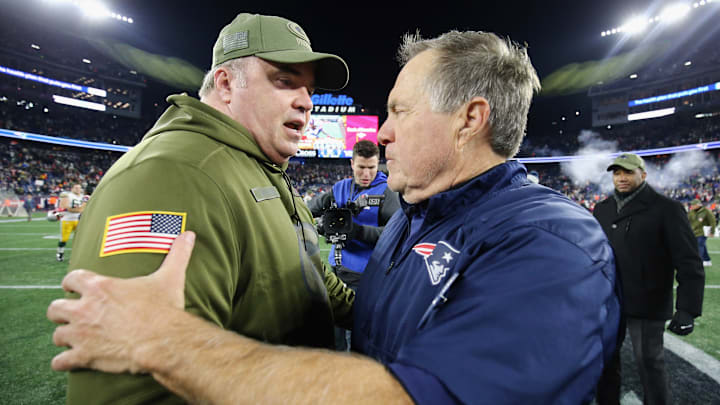 Mike McCarthy y Bill Belichick, uno de los candidatos a reemplazarlo en su puesto en los Dallas Cowboys