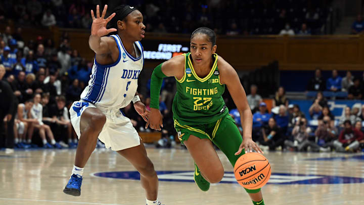 Former North Carolina Tarheel Deja Kelly led the Ducks to the Round of 32 in the NCAA Tournament. She shot 38.6 percent from the floor and scored 12.2 points a game.