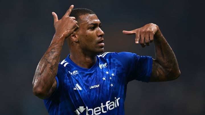 Walace marcou um dos gols do Cruzeiro