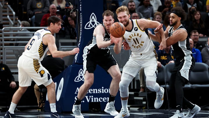 Domantas Sabonis, Jakob Poeltl, Derrick White