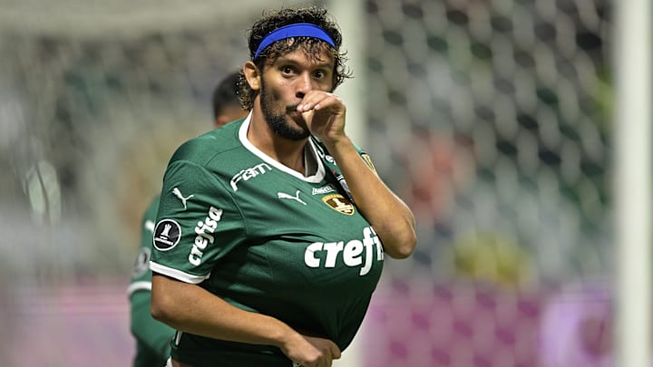 Lesão de Veiga fez de Scarpa a principal peça da criação palmeirense Lesão de Veiga fez de Scarpa a principal peça da criação palmeirense