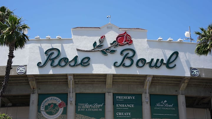 Jun 19, 2025; Pasadena, California, USA; A general overall view of the Rose Bowl Stadium facade during a FIFA Club World Cup 2025 stage match between Botafogo and Paris Saint-Germain. Mandatory Credit: Kirby Lee-Imagn Images