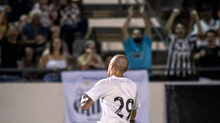 Kauan Pereira anotou um hat-trick no último jogo do Santos