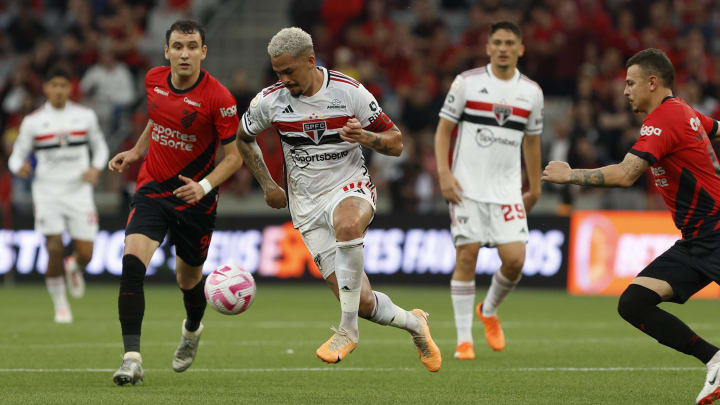 Vai ter "lei do ex" de novo? Pablo jogou no Tricolor entre 2019 e 2021 e balançou a rede no último confronto Vai ter "lei do ex" de novo? Pablo jogou no Tricolor entre 2019 e 2021 e balançou a rede no último confronto