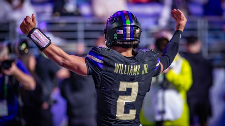 Demond Williams Jr. and the Huskies moved closer to the AP's Top 25.