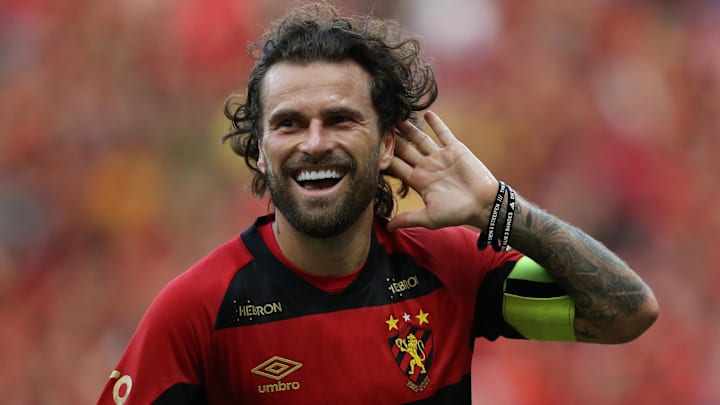 Lucas Lima marcou um gol de pênalti