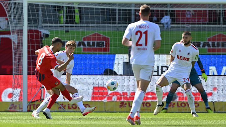 Eren Dinkci (in rot) erzielte einen Doppelpack gegen die Kölner