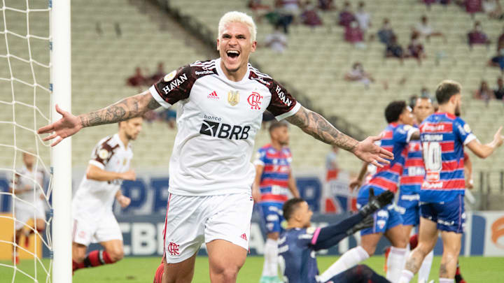 Flamengo precisou de 10 minutos letais para vencer o Fortaleza por 3 a 0 Flamengo precisou de 10 minutos letais para vencer o Fortaleza por 3 a 0