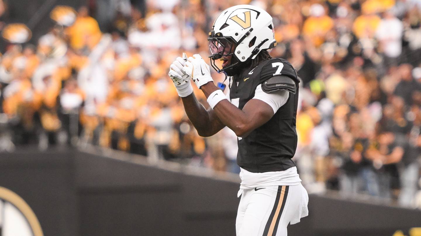Bears Sign Safety after Coby Bryant Injury, Place Edge Rusher on Injured Reserve