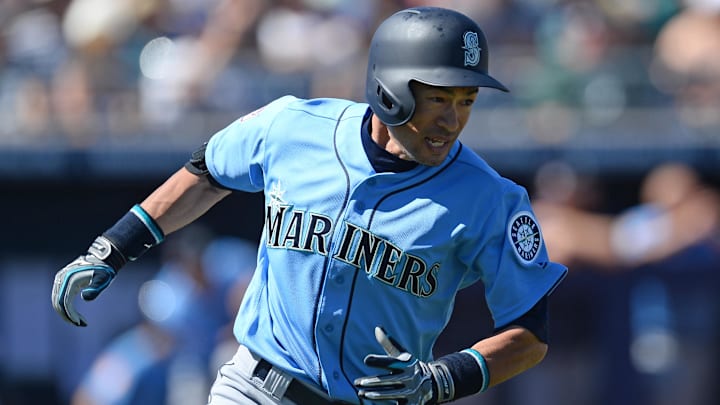 Seattle Mariners right fielder Ichiro Suzuki runs during a Spring Training game against the San Diego Padres on March 5, 2019, at Peoria Stadium.
