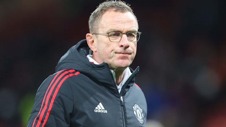 Ralf Rangnick a rétorqué les possibles départs de Donny Van de Beek et Edinson Cavani.