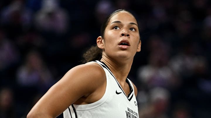 Connecticut Sun v Golden State Valkyries