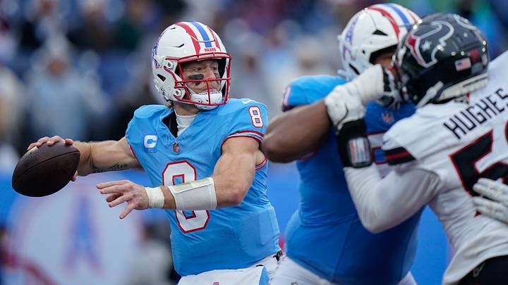 Tennessee Titans quarterback Will Levis (8) prepares to pass during the third quarter at Nissan Stadium in Nashville, Tenn., Sunday, Jan. 5, 2025.