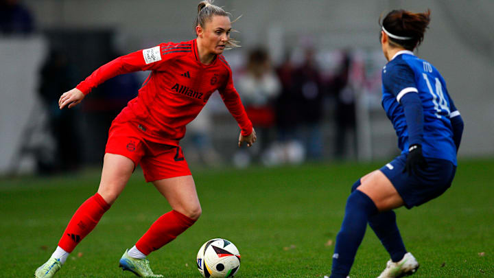 Samantha Kerr (links) im Trikot des FC Bayern München