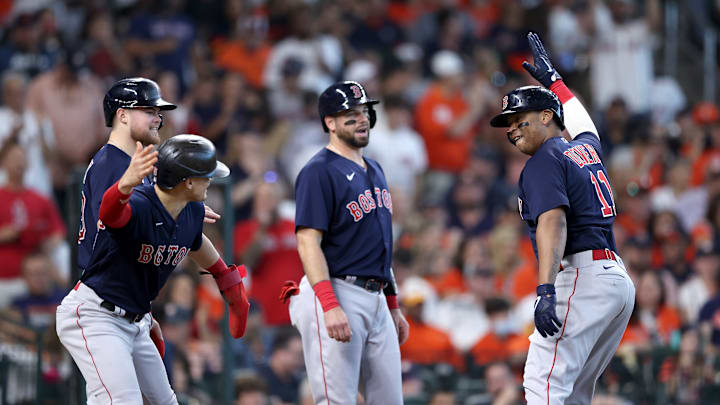 Los bateadores de los Medias Rojas celebraron por todo lo alto el grand slam de Devers