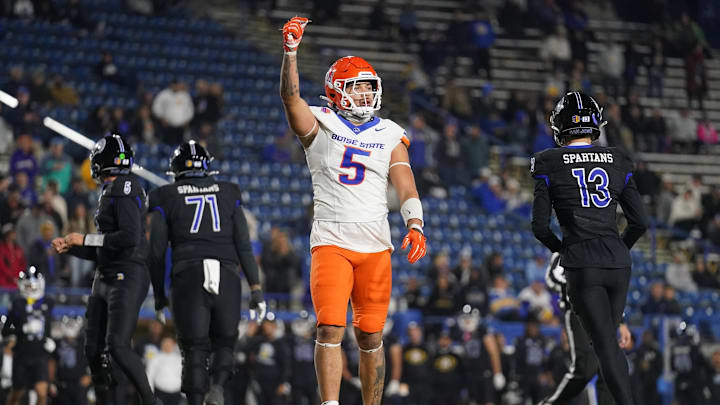 Boise State edge Jayden Virgin-Morgan recovered a fumble in the Broncos' 42-21 win over San Jose State. 