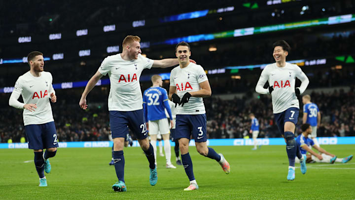 Tottenham smashed a woeful Everton Tottenham smashed a woeful Everton