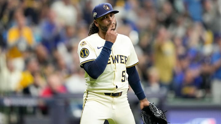 Championship Series - Los Angeles Dodgers v Milwaukee Brewers - Game 2 Championship Series - Los Angeles Dodgers v Milwaukee Brewers - Game 2