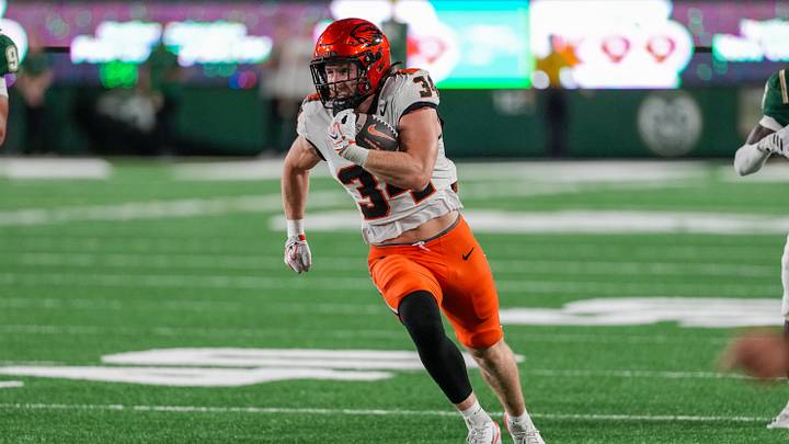 Oct 3, 2026; Fort Collins, Colorado, USA; Oregon State Beavers running back Jake Reichle (34) runs the ball against the Colorado State Rams in the second half at Sonny Lubick Field at Canvas Stadium. Mandatory Credit: Andrew Rydland-Imagn Images Oct 3, 2026; Fort Collins, Colorado, USA; Oregon State Beavers running back Jake Reichle (34) runs the ball against the Colorado State Rams in the second half at Sonny Lubick Field at Canvas Stadium. Mandatory Credit: Andrew Rydland-Imagn Images
