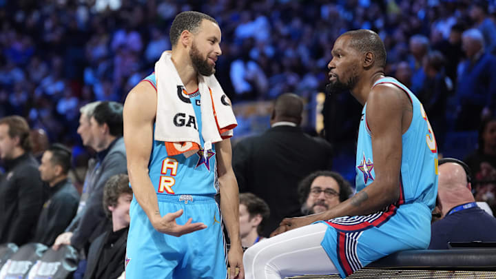 Shaq’s OGs guard Stephen Curry and forward Kevin Durant talk during the 2025 NBA All-Star Game.