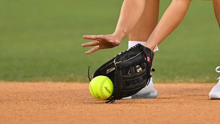 Jul 16, 2022; Los Angeles, CA, USA;  Youtube personality and actress Hannah Stocking fields the ball during the All Star-Celebrity Softball Game at Dodger Stadium. Mandatory Credit: Jayne Kamin-Oncea-Imagn Images