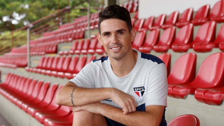 Oscar voltou ao São Paulo após 14 anos Oscar voltou ao São Paulo após 14 anos