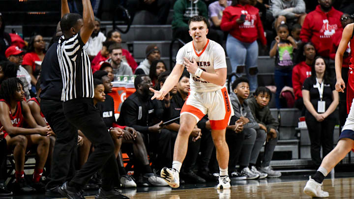 Powers Catholic faces off against St. Clair on Tuesday night at 7:00 p.m.