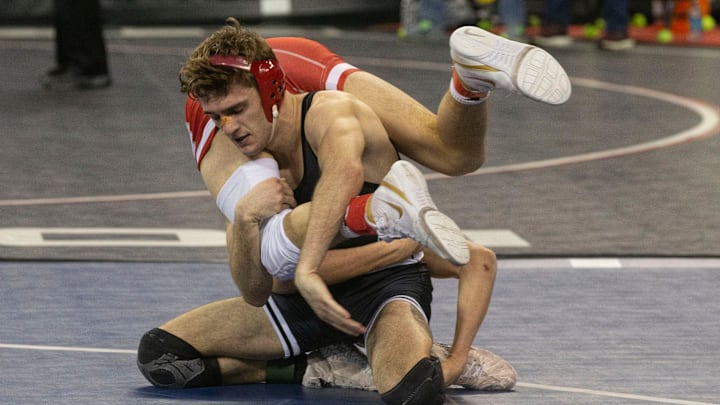 Emerson/Park Ridge's Luke Mazzeo vs Ocean Township's Jack Nies in their 132 lbs. bout. NJSIAA State Wrestling opening rounds in Atlantic City, Thursday February 28, 2019

States190228l