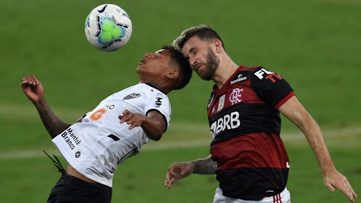 Equipes brigam pelo título do Campeonato Brasileiro Equipes brigam pelo título do Campeonato Brasileiro