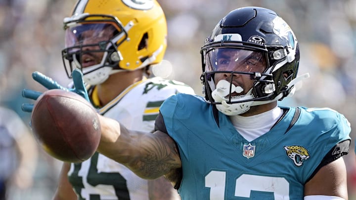 Oct 27, 2024; Jacksonville, Florida, USA; Jacksonville Jaguars wide receiver Christian Kirk (13) signals a first down during the second half against the Green Bay Packers at EverBank Stadium. Mandatory Credit: Melina Myers-Imagn Images Oct 27, 2024; Jacksonville, Florida, USA; Jacksonville Jaguars wide receiver Christian Kirk (13) signals a first down during the second half against the Green Bay Packers at EverBank Stadium. Mandatory Credit: Melina Myers-Imagn Images