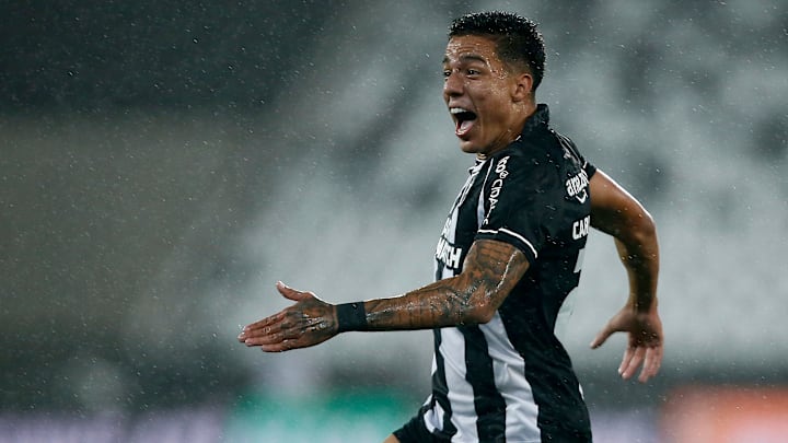 Atacante vem buscando espaço e sequer foi utilizado dos últimos três jogos