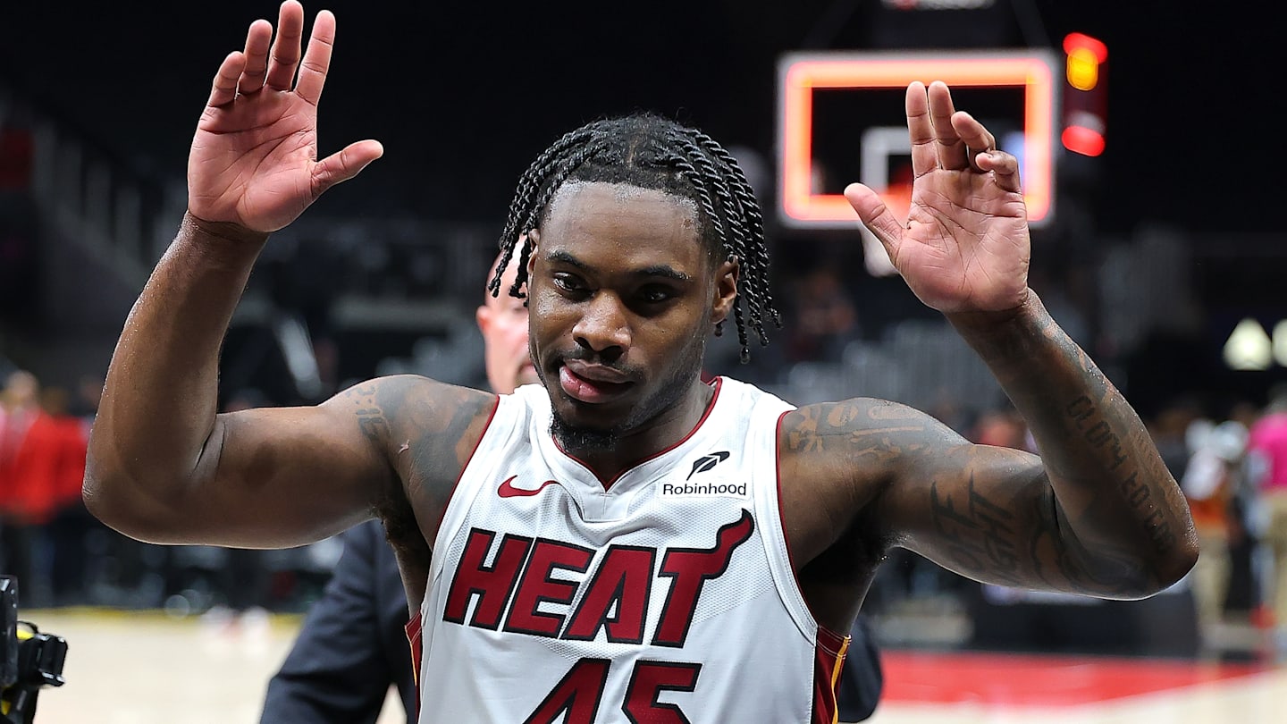 It sure looks like the Heat desperately need to make a bold trade