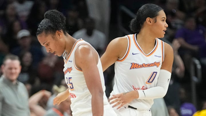 Phoenix Mercury forward Satou Sabally (0) substitutes for forward Alyssa Thomas (25) during the third quarter at PHX Arena in Phoenix, on May 21, 2025.