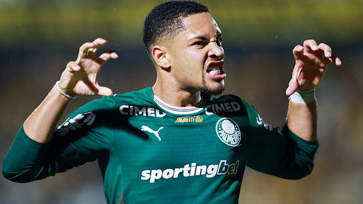 Vitor Roque, do Palmeiras, é o melhor jogador sub-23 do Brasileirão, segundo o CIES Vitor Roque, do Palmeiras, é o melhor jogador sub-23 do Brasileirão, segundo o CIES