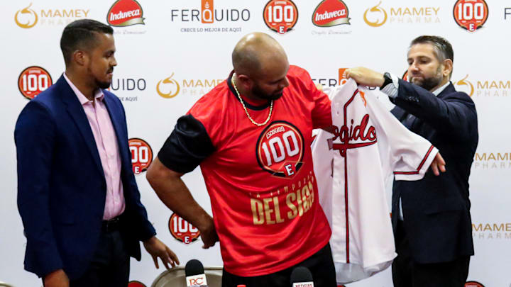Albert Pujols se uniformó por primera vez este año con los Leones del Escogido