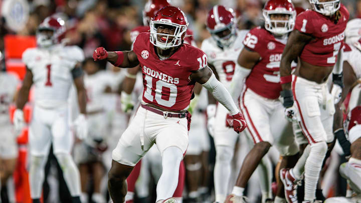 Oklahoma linebacker Kip Lewis