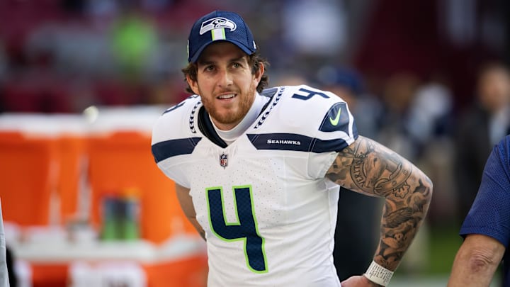 Dec 8, 2024; Glendale, Arizona, USA; Seattle Seahawks punter Michael Dickson (4) against the Arizona Cardinals at State Farm Stadium. Mandatory Credit: Mark J. Rebilas-Imagn Images Dec 8, 2024; Glendale, Arizona, USA; Seattle Seahawks punter Michael Dickson (4) against the Arizona Cardinals at State Farm Stadium. Mandatory Credit: Mark J. Rebilas-Imagn Images