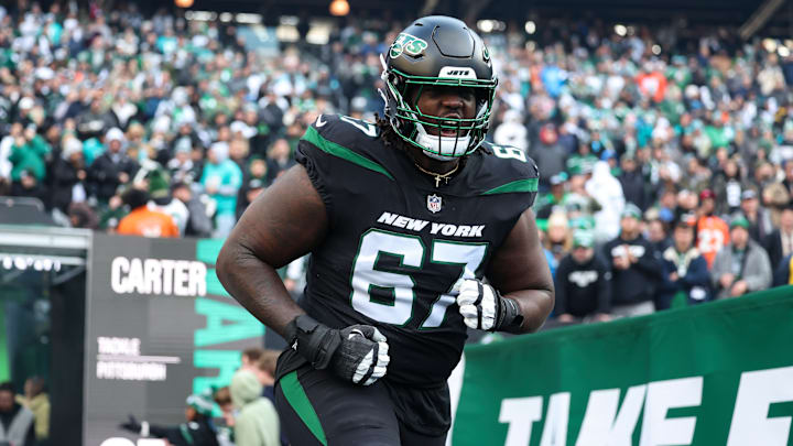NY Jets offensive tackle Carter Warren