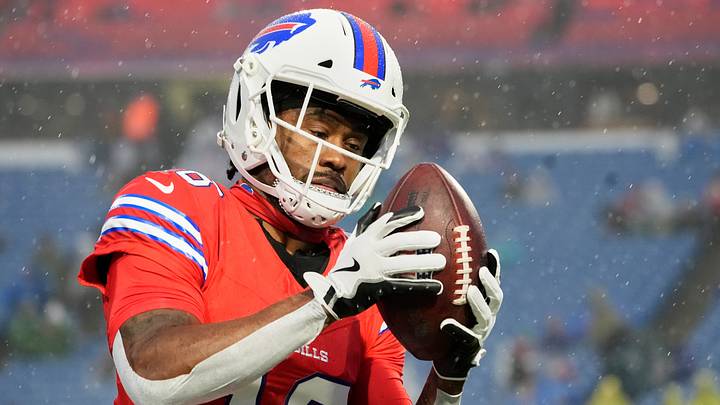 Dec 28, 2025; Orchard Park, New York, USA; Buffalo Bills wide receiver Brandin Cooks (18) warms up in the rain before the game against the Philadelphia Eagles at Highmark Stadium. Mandatory Credit: Gregory Fisher-Imagn Images Dec 28, 2025; Orchard Park, New York, USA; Buffalo Bills wide receiver Brandin Cooks (18) warms up in the rain before the game against the Philadelphia Eagles at Highmark Stadium. Mandatory Credit: Gregory Fisher-Imagn Images