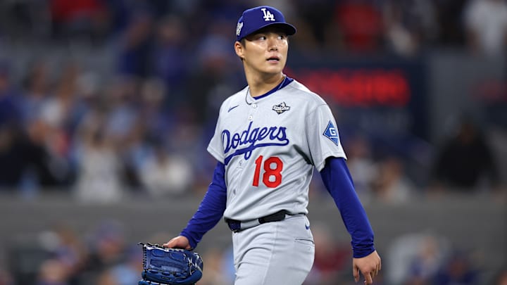 World Series - Los Angeles Dodgers v Toronto Blue Jays - Game Two World Series - Los Angeles Dodgers v Toronto Blue Jays - Game Two